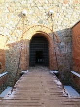 Канонiчный средневековый подъёмный мост</ref>